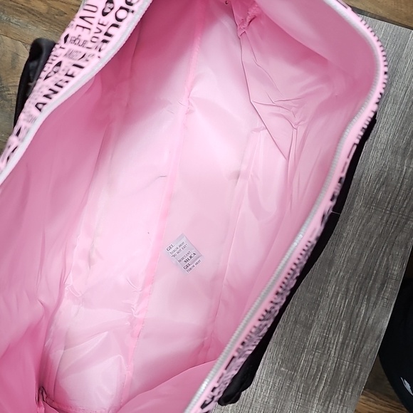 NWT Victoria's Secret Pink and Black Travel Bag with Graphic Design - Picture 3 of 8